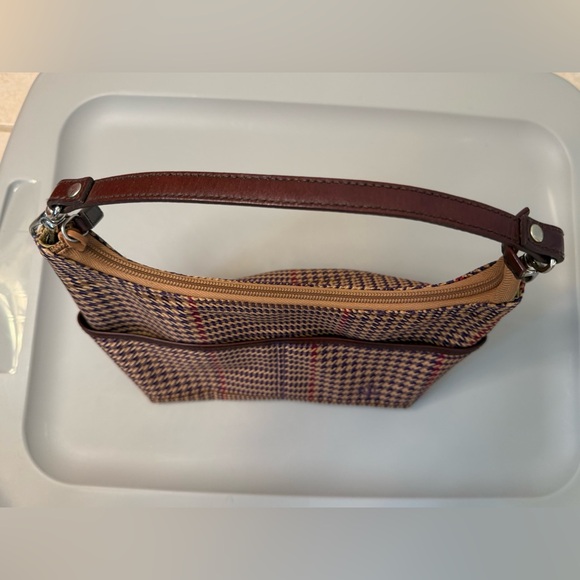 Lauren Ralph Lauren Houndstooth Shoulder Bag | Classic Preppy - Picture 3 of 5